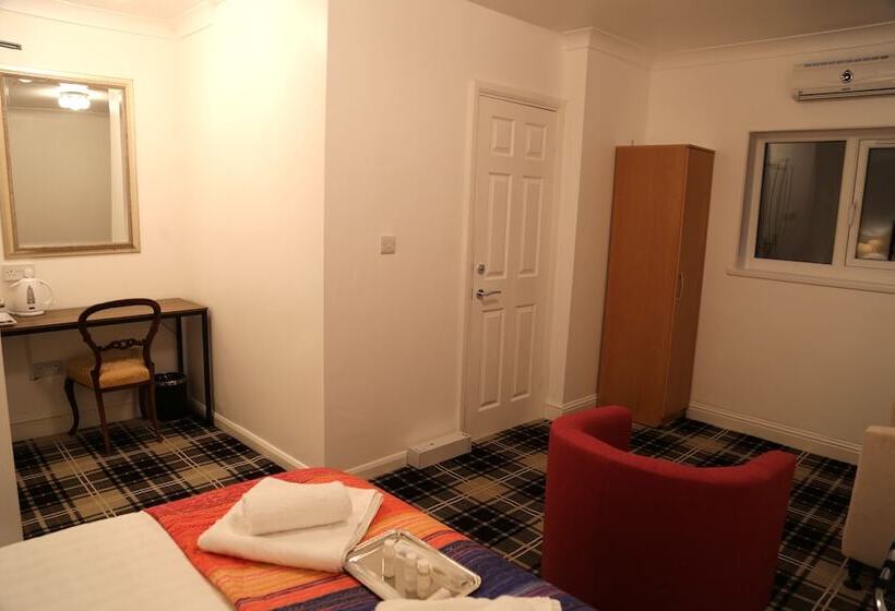 בית מלון כפרי Atz&h Inn