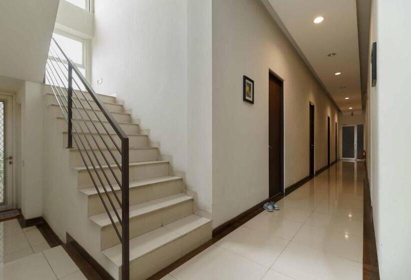 酒店 Avalon Karawaci Mitra Reddoorz