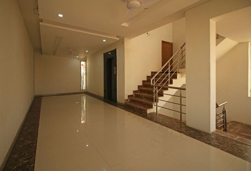 酒店 Capital O  Taj Castle