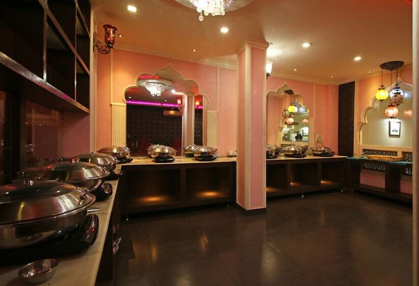 酒店 Capital O  Taj Castle