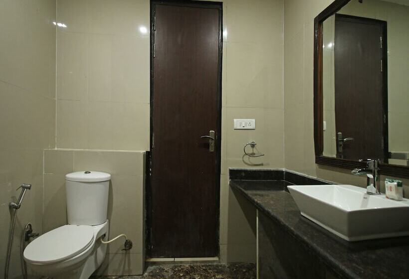 酒店 Capital O  Taj Castle