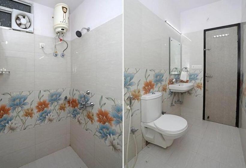 ホテル Chandramouli