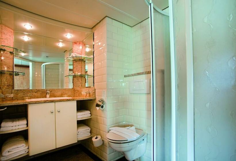 Crossgates Hotelship Altstadt   Köln