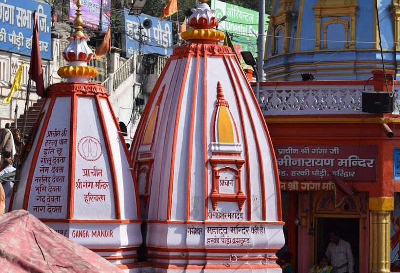 فندق Divine Residency