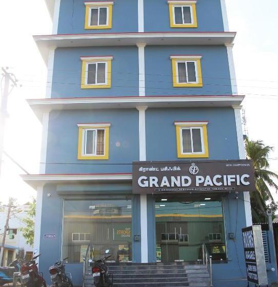 בית מלון כפרי Grand Pacific