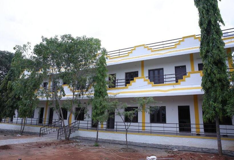 בית מלון כפרי Grand Pacific