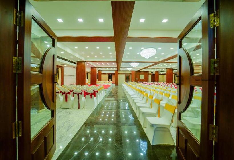 Отель Grand Padappai Residency   Gpr