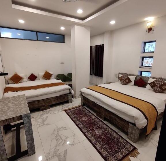 فندق Keshav Residency