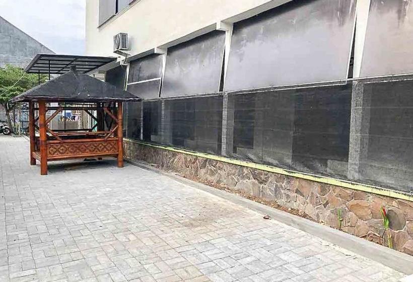 Отель Koolkost Syariah At Rungkut Minimum Stay 6 Nights