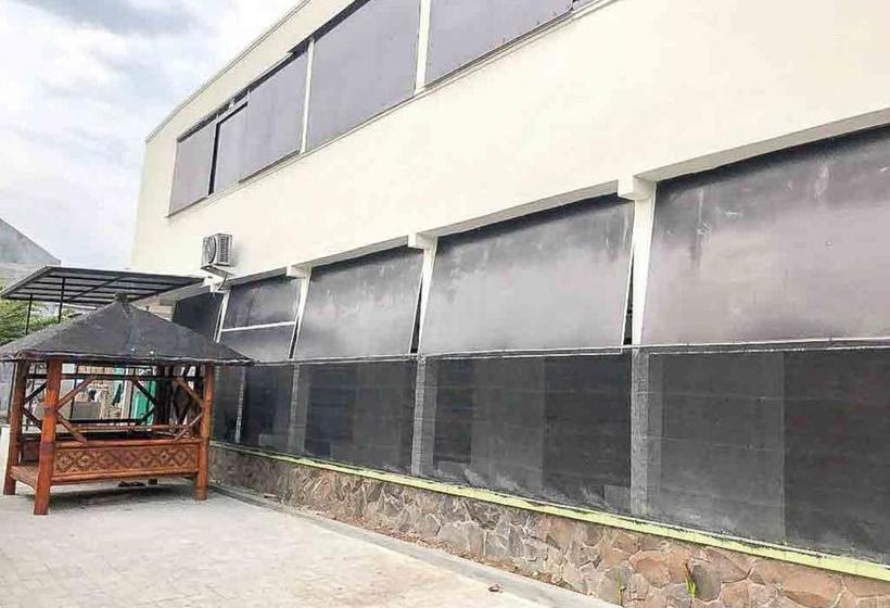 Отель Koolkost Syariah At Rungkut Minimum Stay 6 Nights