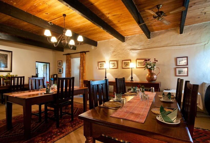 ホテル Leeuwenbosch Shearers Lodge