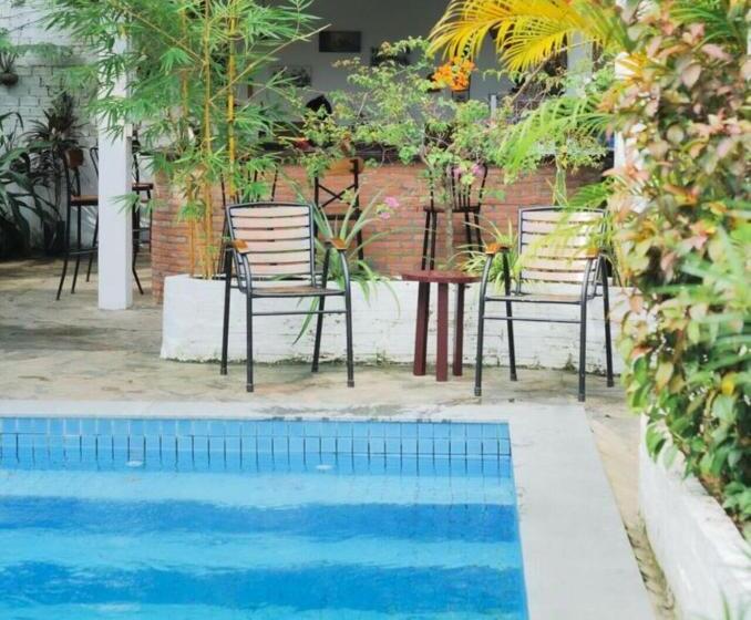 ホテル Manoha Villa