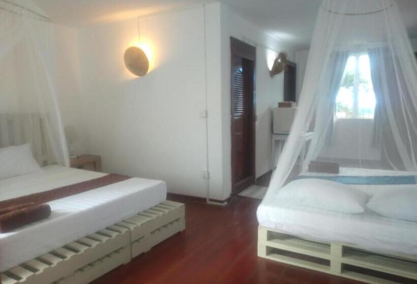 ホテル Manoha Villa