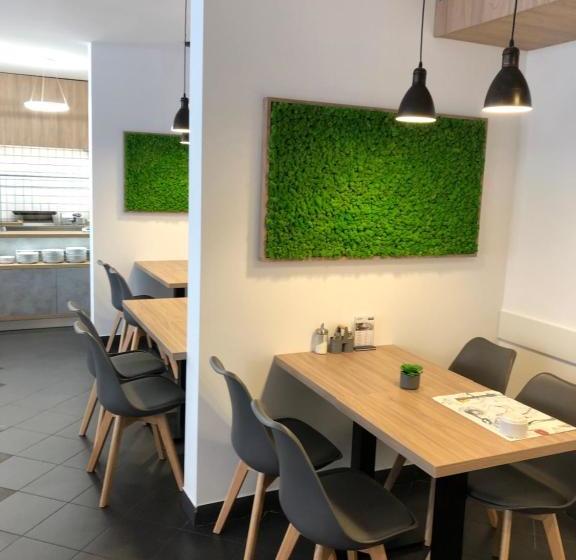 בית מלון כפרי Orion Varkert