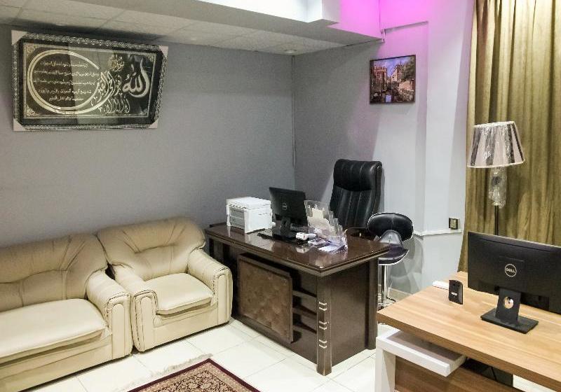 Hotel Oyo 574 Edraj Furnished Units 2