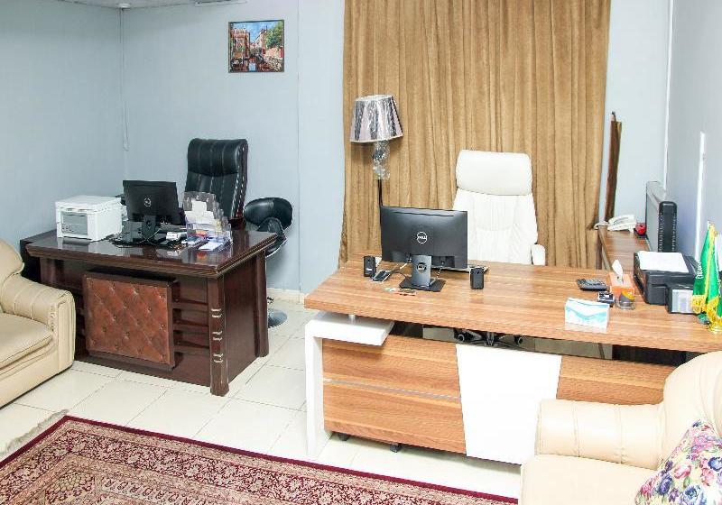 Hotel Oyo 574 Edraj Furnished Units 2