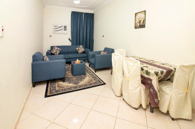 Hotel Oyo 574 Edraj Furnished Units 2