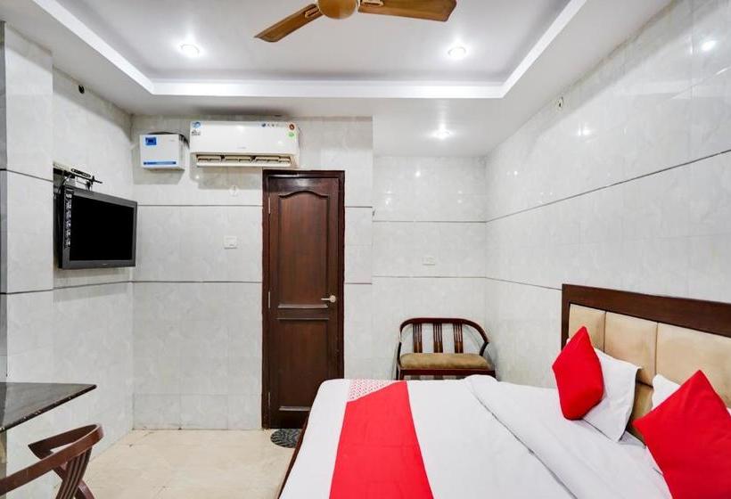 Отель Oyo 75255  Goldy