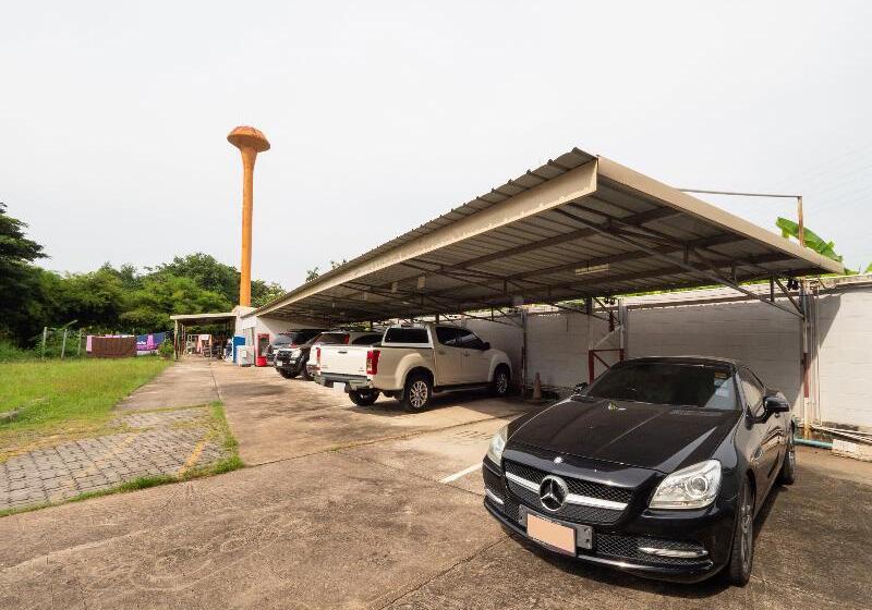 호텔 Oyo 75370 Saowanee Resort And Apartment