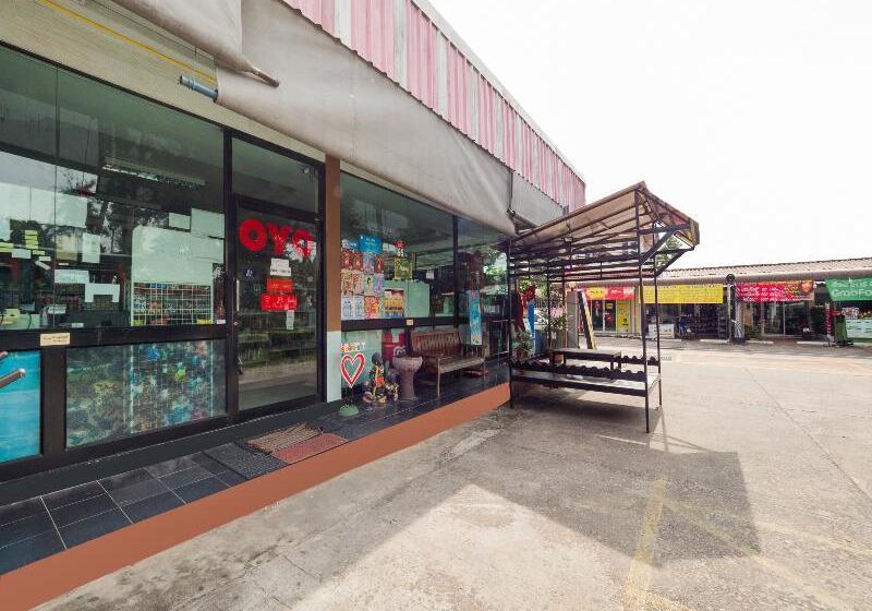 호텔 Oyo 75370 Saowanee Resort And Apartment