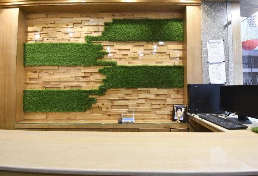 فندق Oyo 76403 Ganga Rani