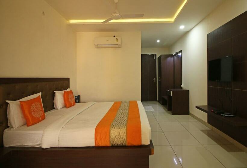 酒店 Capital O  Taj Castle