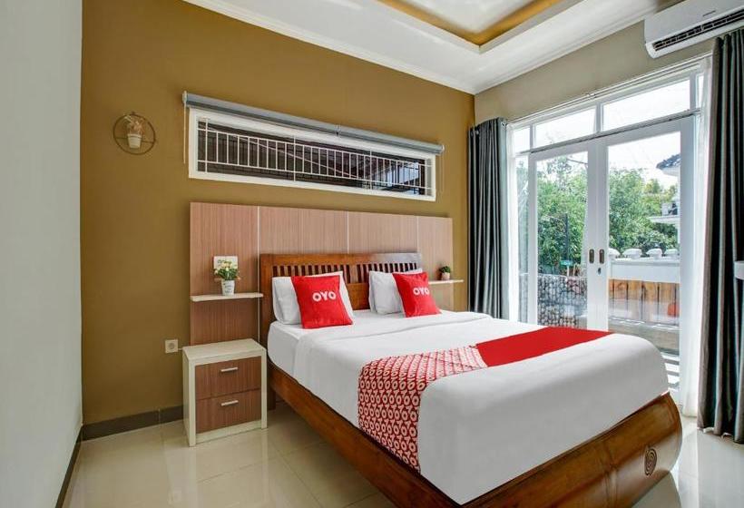 ホテル Oyo 90059 Shakilla Home Cianjur