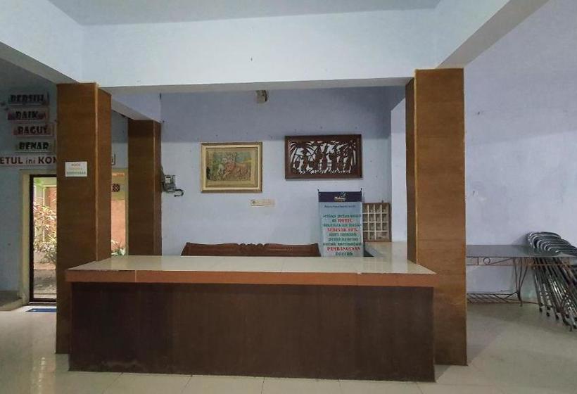 ホテル Oyo 90093 Dw