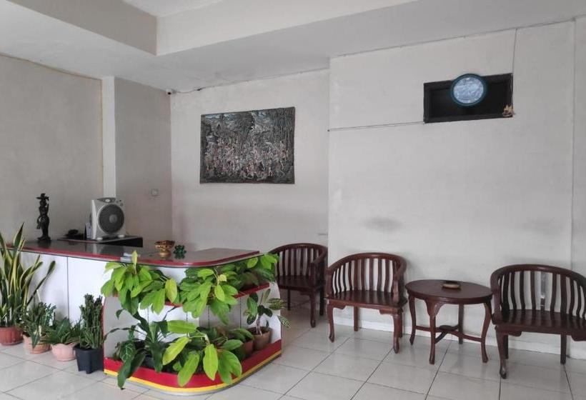 호텔 Oyo 90096 Tiana