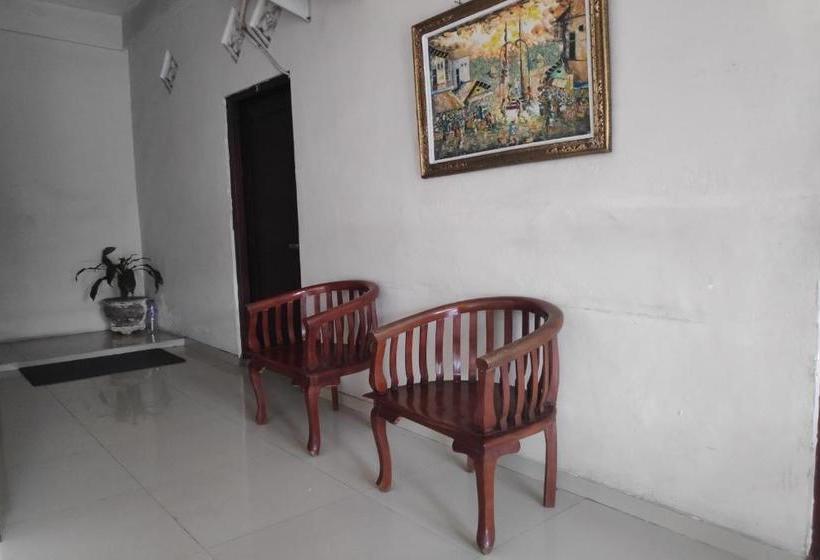 호텔 Oyo 90096 Tiana