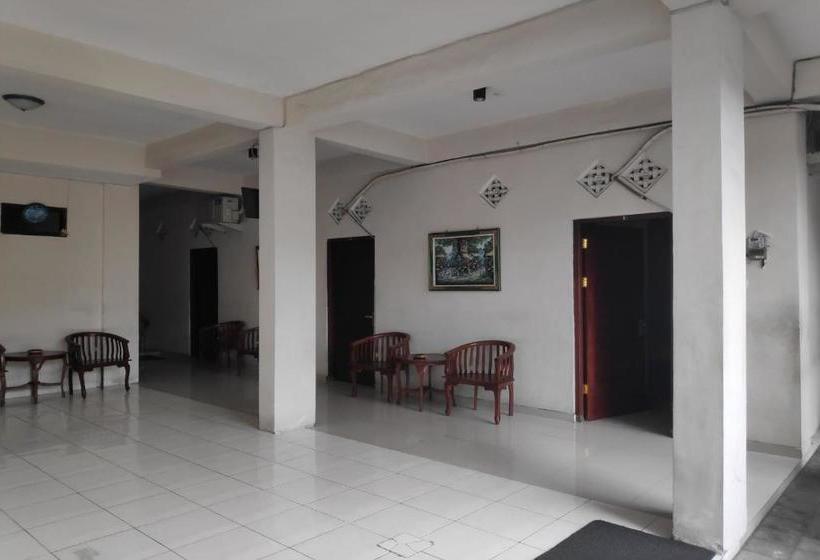 호텔 Oyo 90096 Tiana