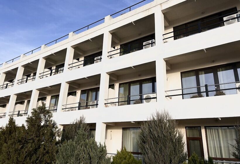 בית מלון כפרי Palace Beach Resort