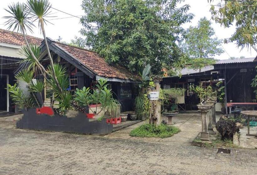 فندق Reddoorz Plus Near Alun Alun Sumenep