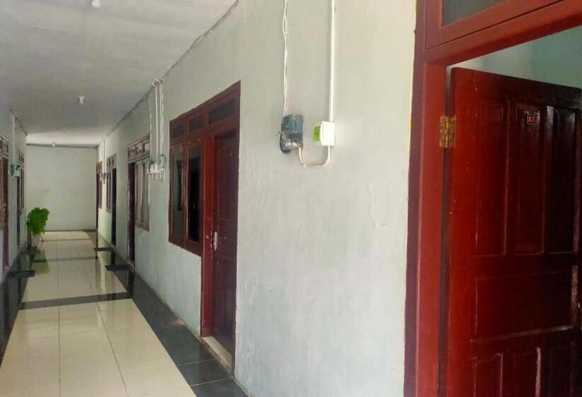 فندق Reddoorz Plus Near Alun Alun Sumenep