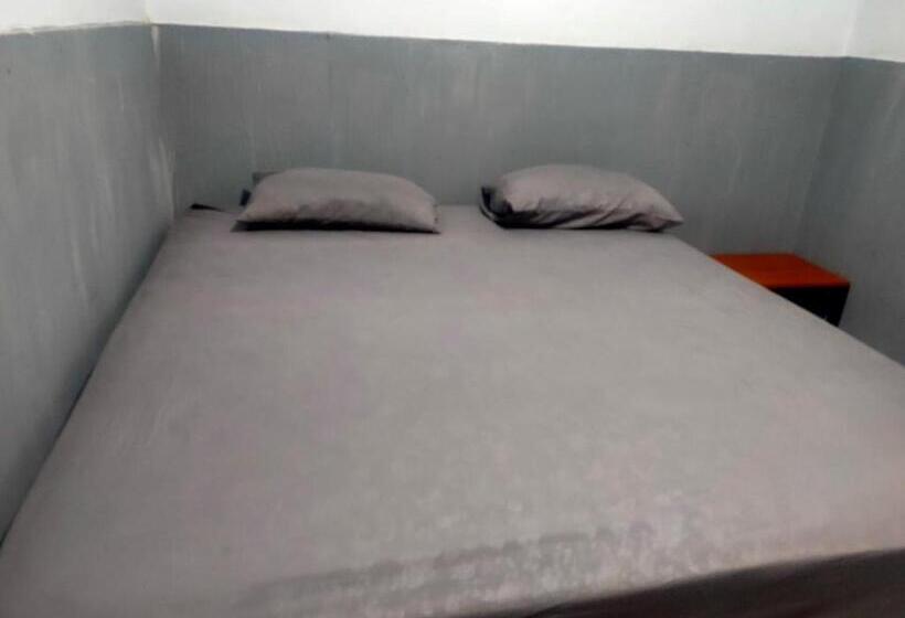 فندق Reddoorz Plus Near Alun Alun Sumenep