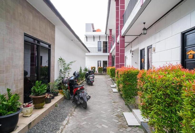 בית מלון כפרי Reddoorz @ Wisma Pangrango