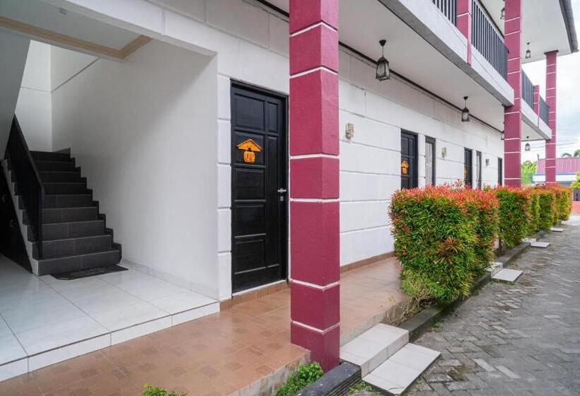 בית מלון כפרי Reddoorz @ Wisma Pangrango