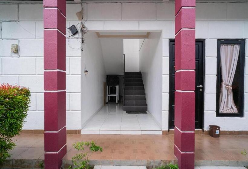 בית מלון כפרי Reddoorz @ Wisma Pangrango