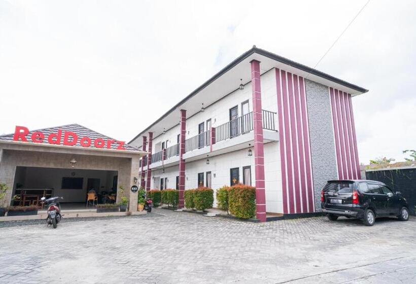 בית מלון כפרי Reddoorz @ Wisma Pangrango