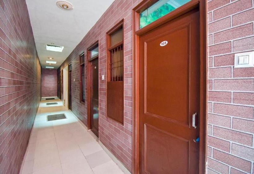 酒店 Spot On 75417  Adesh