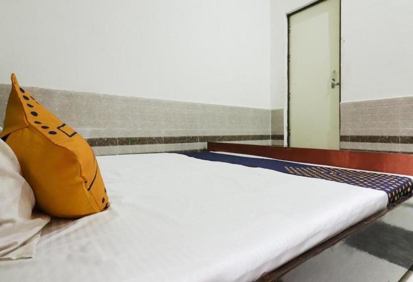 Отель Spot On 76155 Happy