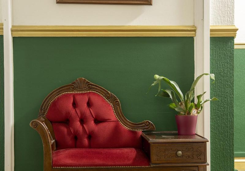 هتل The Maycliffe