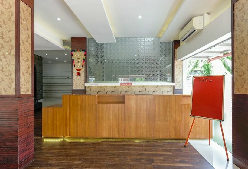 ホテル Treebo Malabar Inn