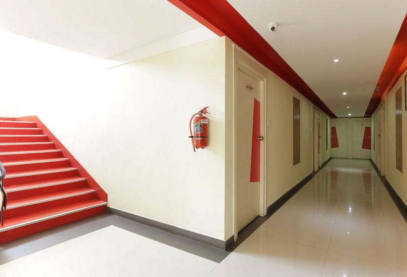 ホテル Treebo Malabar Inn