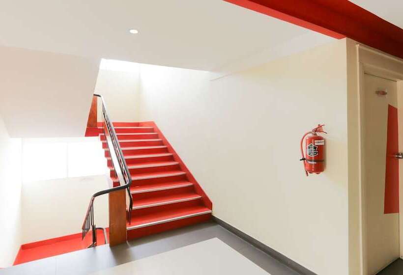 ホテル Treebo Malabar Inn