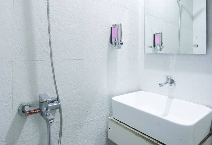 ホテル Treebo Malabar Inn