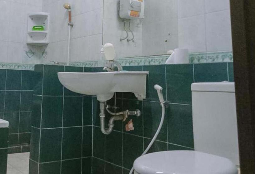 Отель Villa Lotus E06 Syariah Redpartner