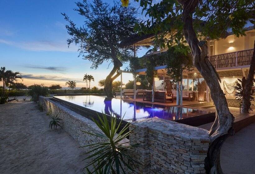 בית מלון כפרי Villa Praia   La Villa Group