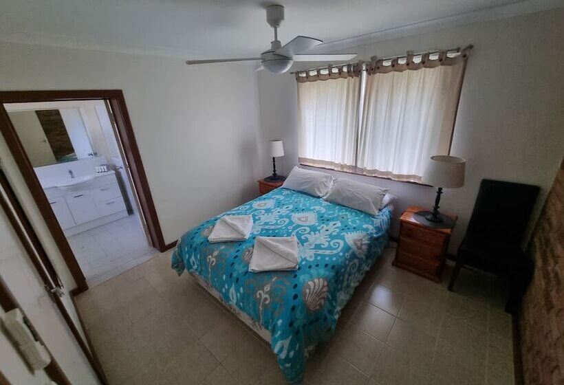 Ocean Beach Chalet 16