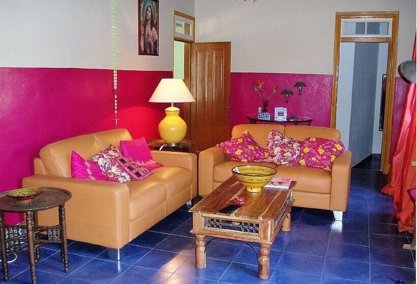 Old Post Office House   Etc Madeira